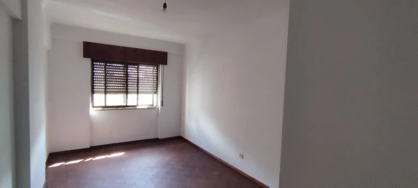 Apartamento T1 para Venda em Agualva e Mira-Sintra