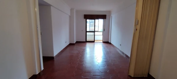 Apartamento T1 para Venda em Agualva e Mira-Sintra