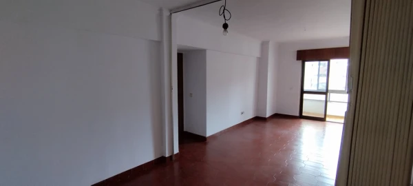Apartamento T1 para Venda em Agualva e Mira-Sintra