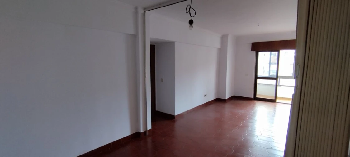 Apartamento T1 para Venda em Agualva e Mira-Sintra Foto 7
