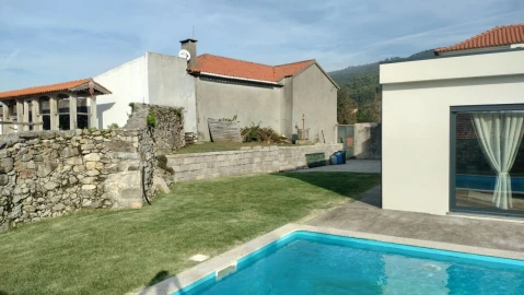 Moradia T3 para Venda em Moledo e Cristelo