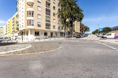 Apartamento T3 para Venda em Agualva e Mira-Sintra