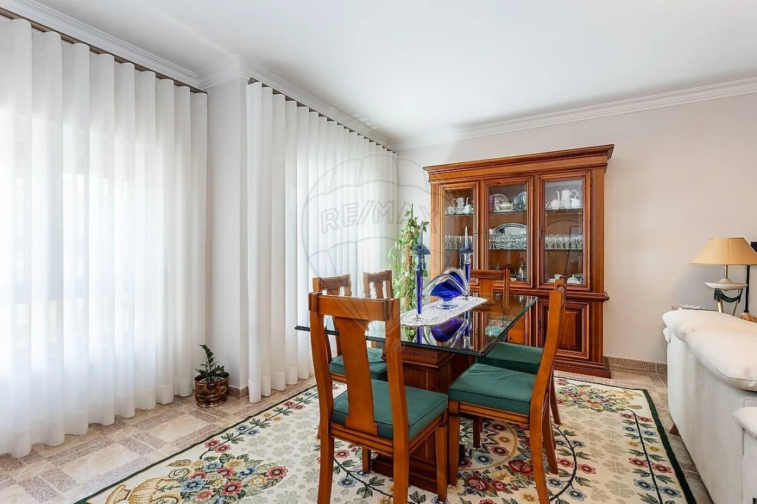 Apartamento T3 para Venda em Agualva e Mira-Sintra Foto 13