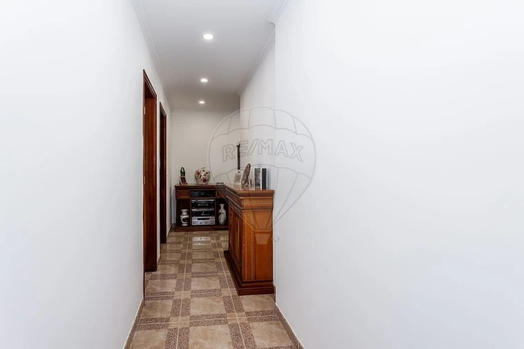 Apartamento T3 para Venda em Agualva e Mira-Sintra Foto 16