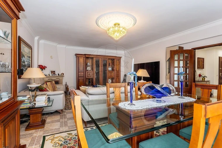 Apartamento T3 para Venda em Agualva e Mira-Sintra Foto 7
