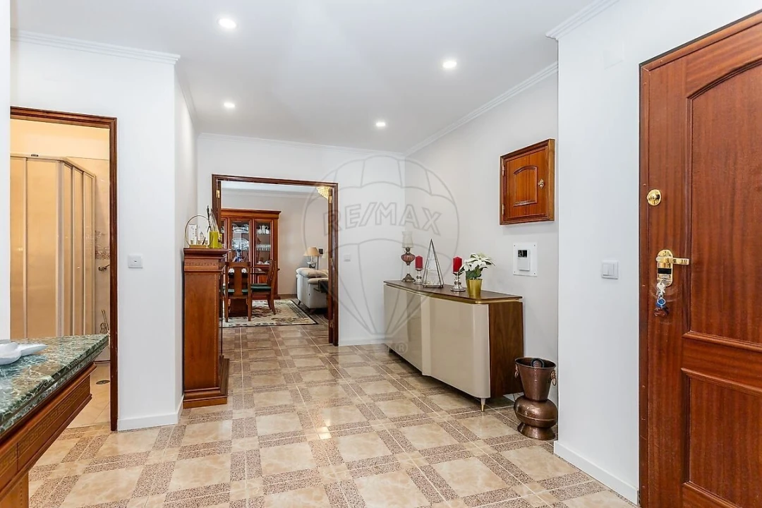 Apartamento T3 para Venda em Agualva e Mira-Sintra Foto 5
