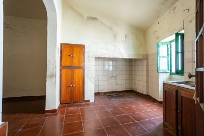 Moradia T3 para Venda em São Bartolomeu do Outeiro e Oriola