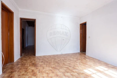 Moradia T3 para Venda em São Bartolomeu do Outeiro e Oriola