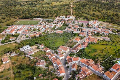 Moradia T3 para Venda em São Bartolomeu do Outeiro e Oriola