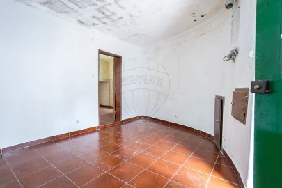Moradia T3 para Venda em São Bartolomeu do Outeiro e Oriola