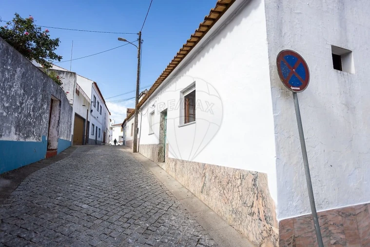 Moradia T3 para Venda em São Bartolomeu do Outeiro e Oriola Foto 3