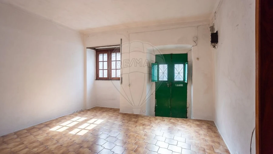 Moradia T4 para Venda em São Bartolomeu do Outeiro e Oriola