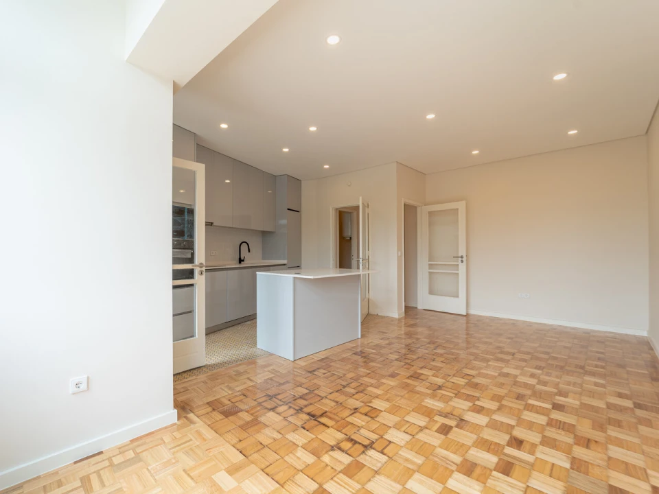 Apartamento T3 para Venda em Lordelo do Ouro e Massarelos Foto 4