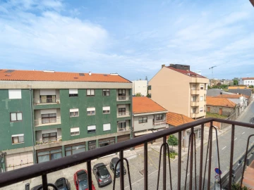 Apartamento T3 para Venda em Lordelo do Ouro e Massarelos