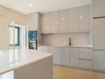 Apartamento T3 para Venda em Lordelo do Ouro e Massarelos
