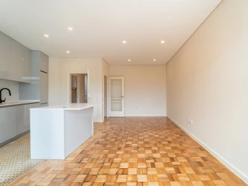 Apartamento T3 para Venda em Lordelo do Ouro e Massarelos