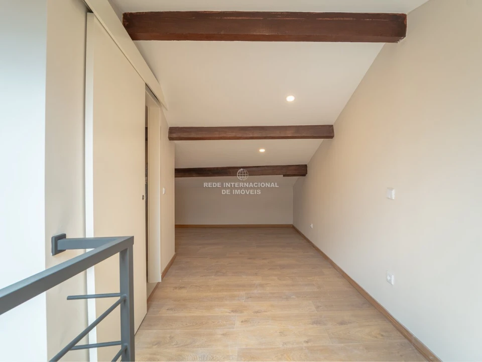 Apartamento T3 para Venda em Lordelo do Ouro e Massarelos Foto 32