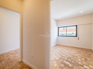Apartamento T3 para Venda em Lordelo do Ouro e Massarelos