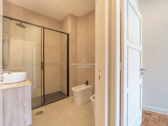 Apartamento T3 para Venda em Lordelo do Ouro e Massarelos Foto 6