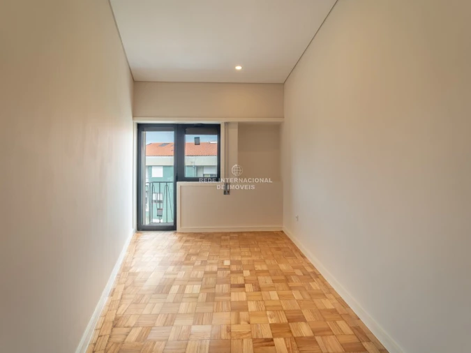 Apartamento T3 para Venda em Lordelo do Ouro e Massarelos Foto 30