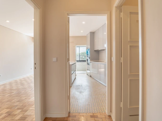 Apartamento T3 para Venda em Lordelo do Ouro e Massarelos Foto 2