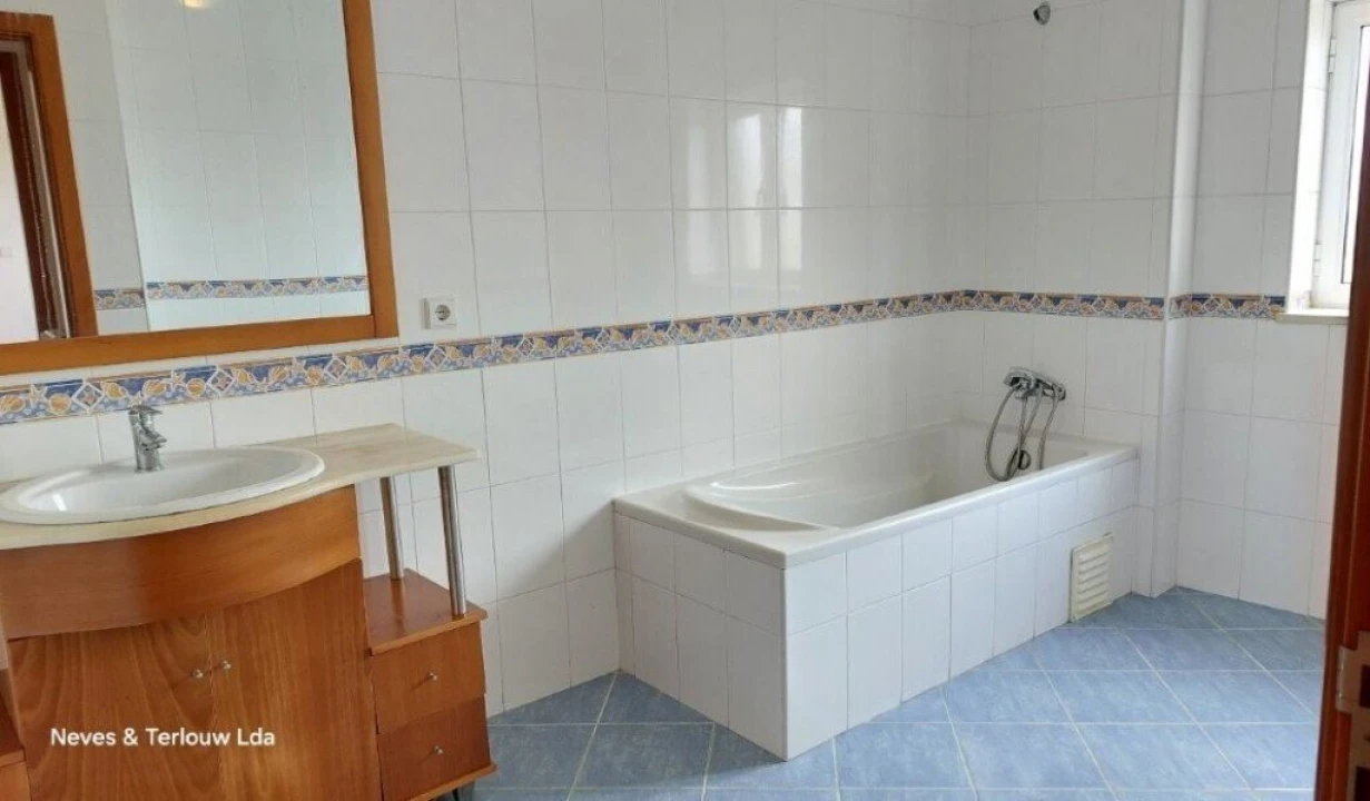Moradia T3 para Venda em Parceiros e Azoia Foto 10