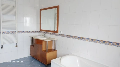 Moradia T3 para Venda em Parceiros e Azoia