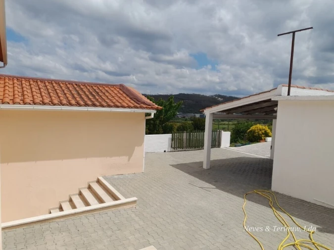 Moradia T3 para Venda em Parceiros e Azoia Foto 32