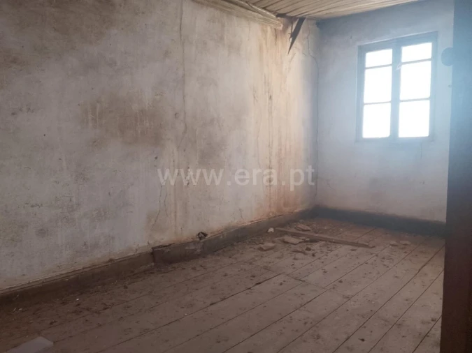 Moradia T0 para Venda em São Jorge da Beira Foto 4