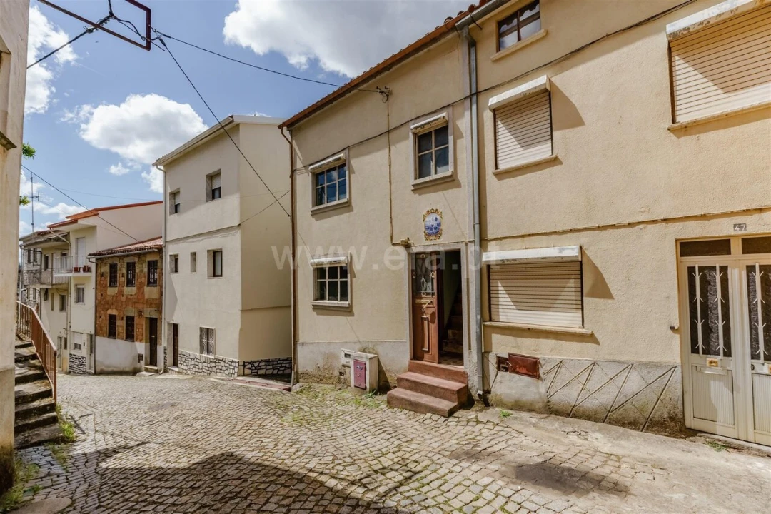 Moradia T2 para Venda em Casegas e Ourondo Foto 1