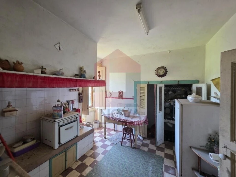 Moradia T7 para Venda em Pico de Regalados, Gondiães e Mós Foto 4
