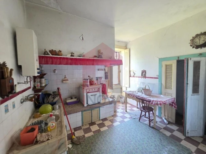 Moradia T7 para Venda em Pico de Regalados, Gondiães e Mós Foto 3