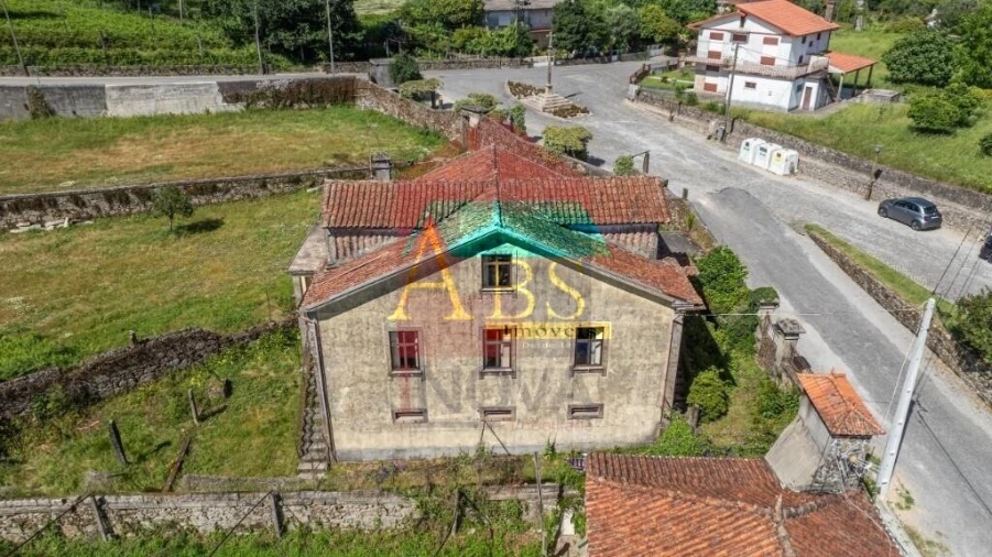 Moradia T7 para Venda em Pico de Regalados, Gondiães e Mós Foto 18