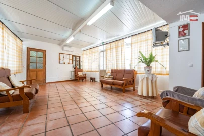 Negócio para Venda em Abitureiras