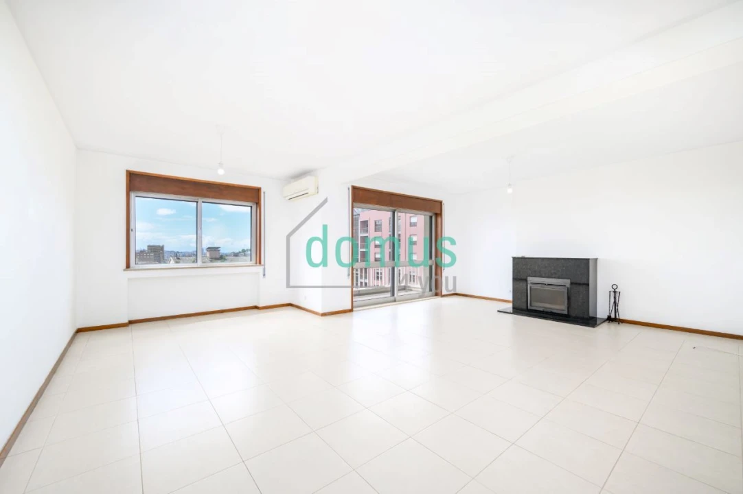 Apartamento T5 para Venda em Paranhos Foto 7