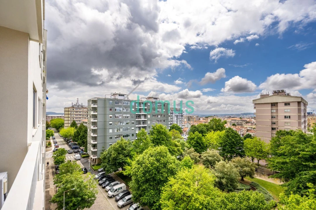 Apartamento T5 para Venda em Paranhos Foto 1