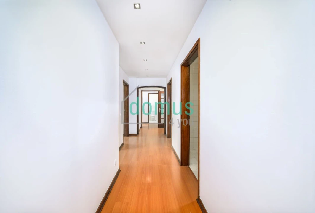 Apartamento T5 para Venda em Paranhos Foto 9