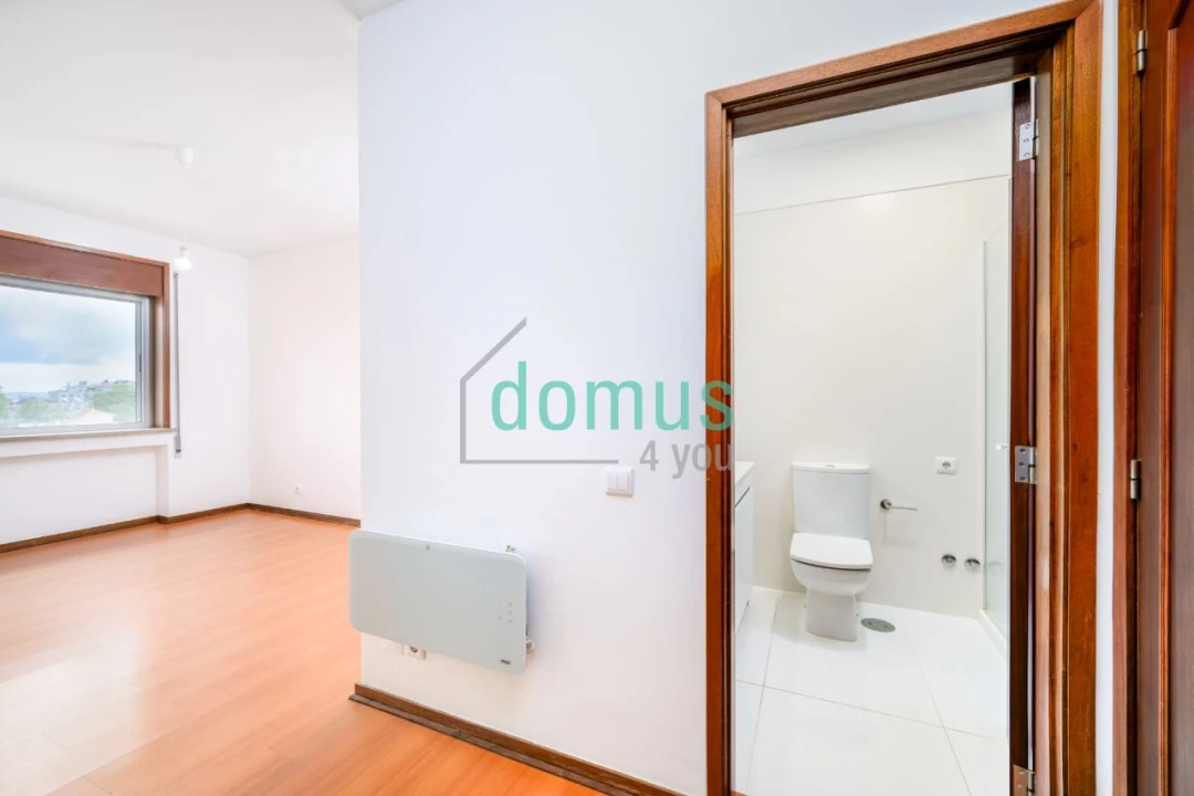 Apartamento T5 para Venda em Paranhos Foto 19
