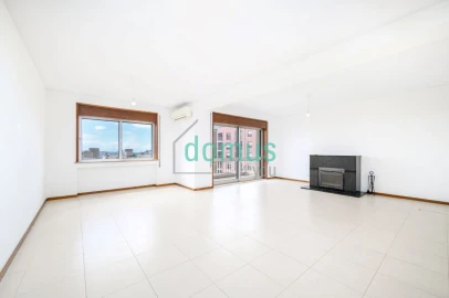 Apartamento T5 para Venda em Paranhos