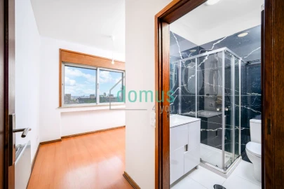 Apartamento T5 para Venda em Paranhos