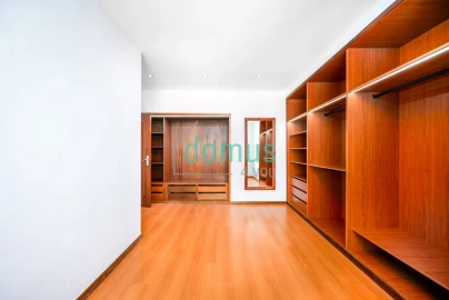 Apartamento T5 para Venda em Paranhos