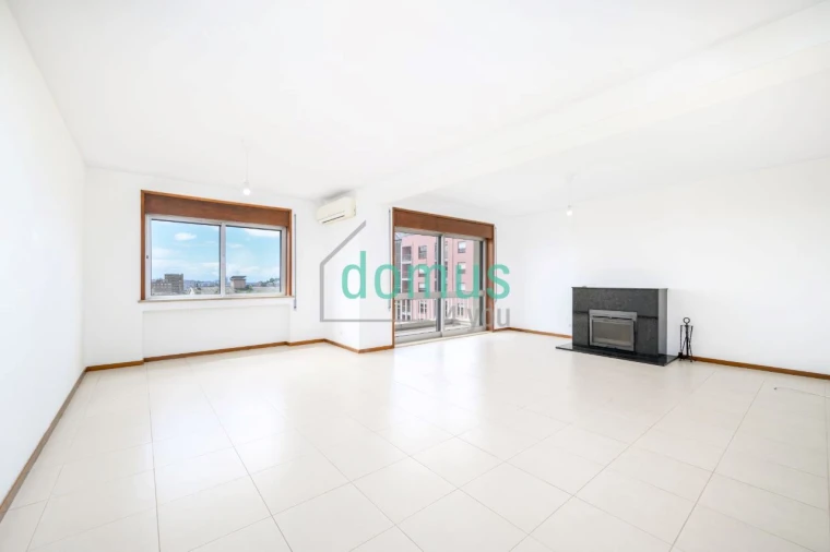 Apartamento T5 para Venda em Paranhos Foto 7