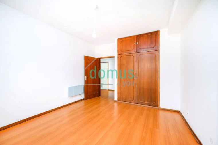 Apartamento T5 para Venda em Paranhos Foto 15