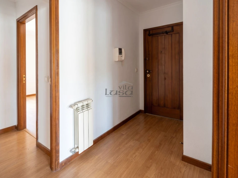 Apartamento T2 para Arrendamento em Paranhos Foto 3