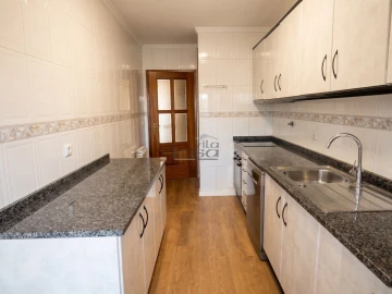 Apartamento T2 para Arrendamento em Paranhos