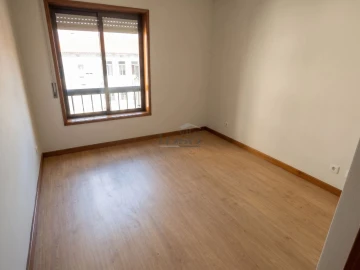 Apartamento T2 para Arrendamento em Paranhos