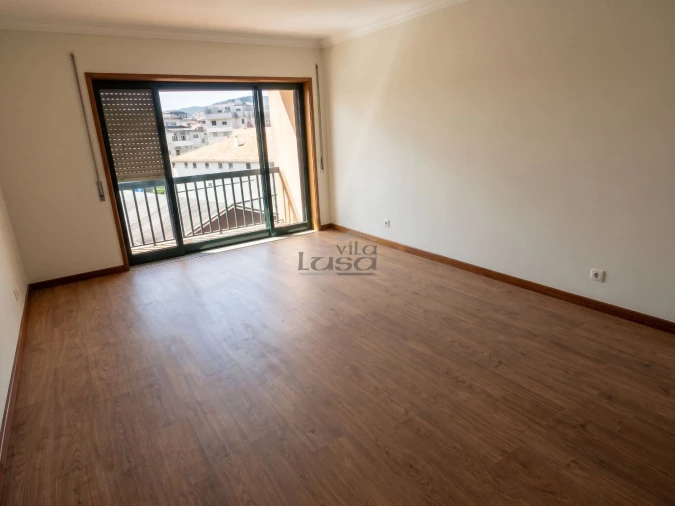 Apartamento T2 para Arrendamento em Paranhos Foto 2