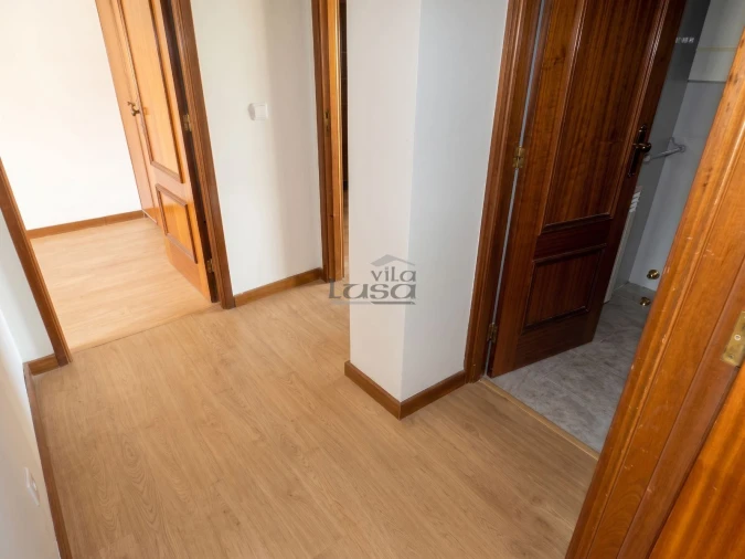 Apartamento T2 para Arrendamento em Paranhos Foto 10