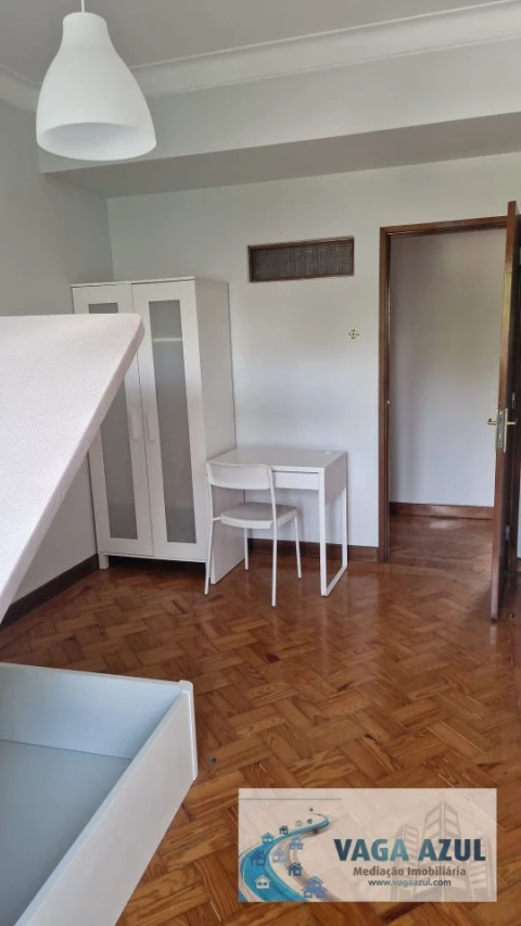 Quarto para Arrendamento em Paranhos