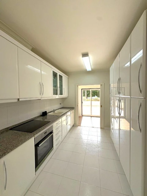 Apartamento T2 para Arrendamento em Oeiras e São Julião da Barra, Paço de Arcos e Caxias